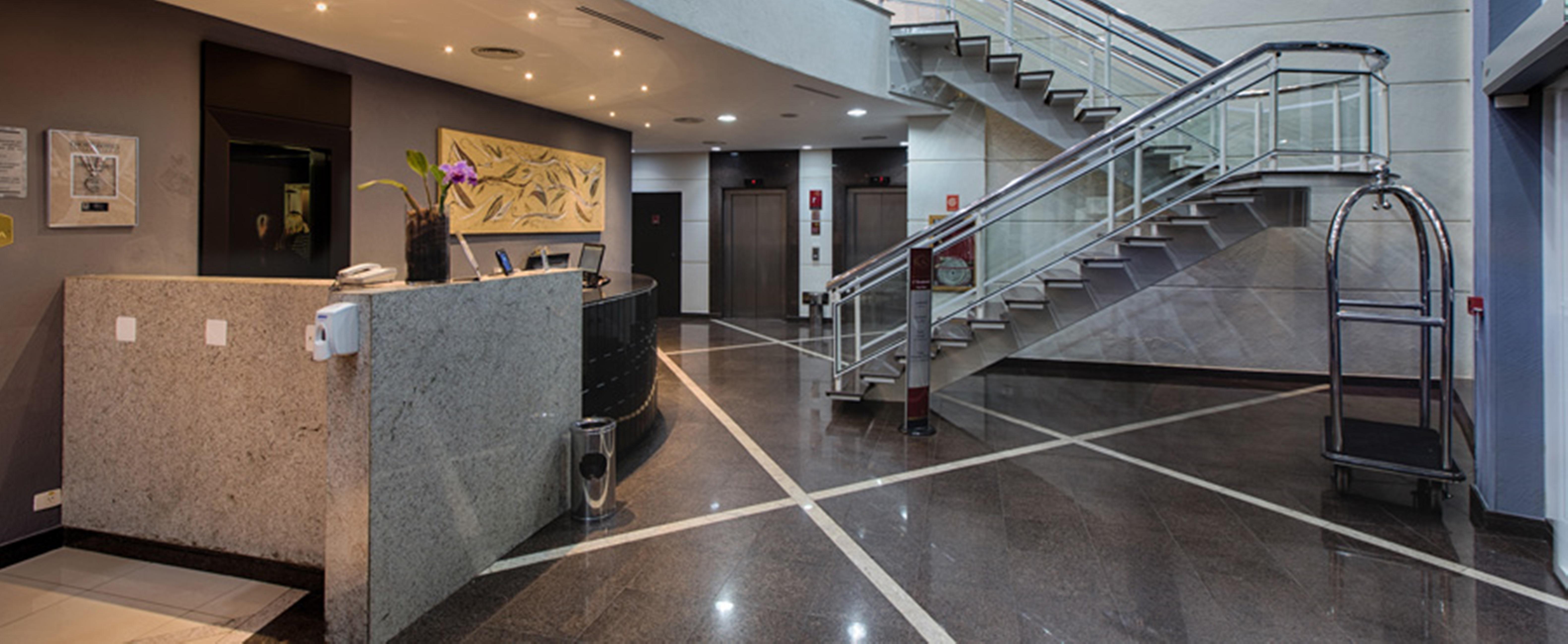 Comfort Suites Лондріна Екстер'єр фото