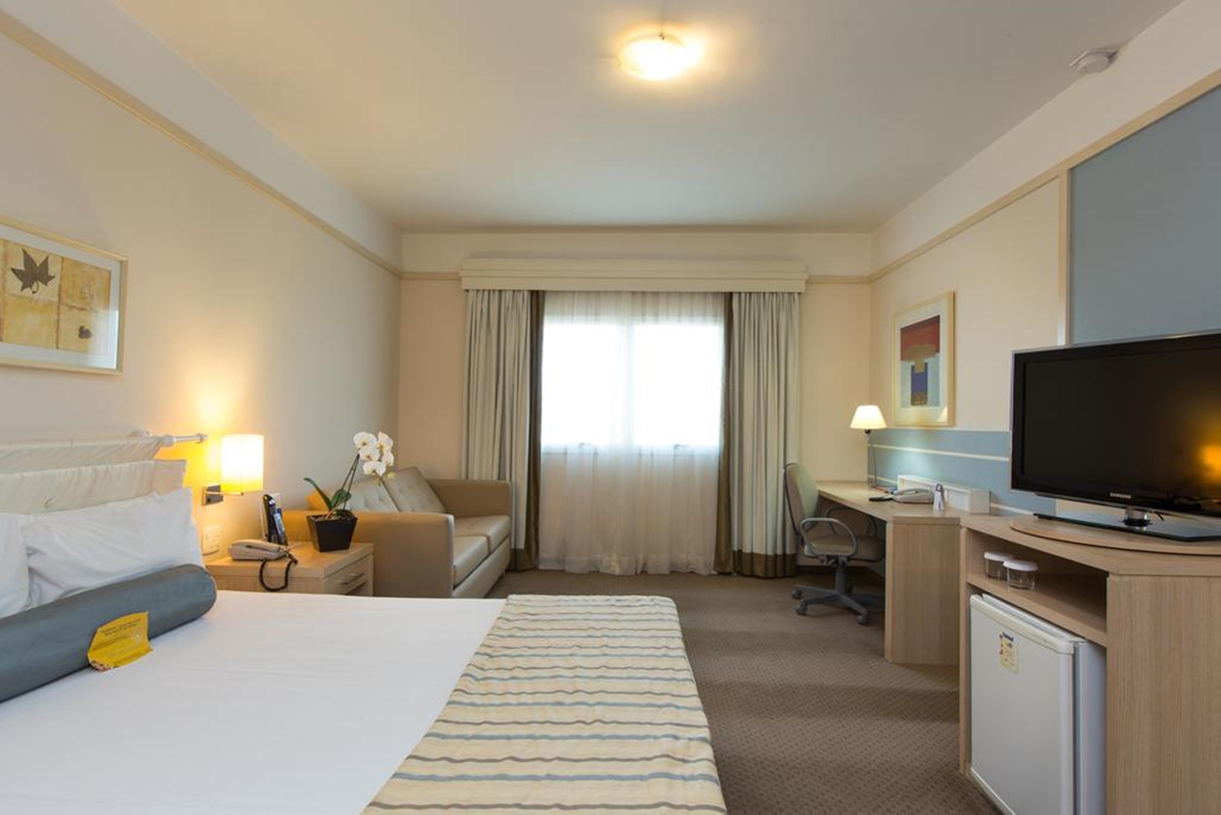 Comfort Suites Лондріна Екстер'єр фото