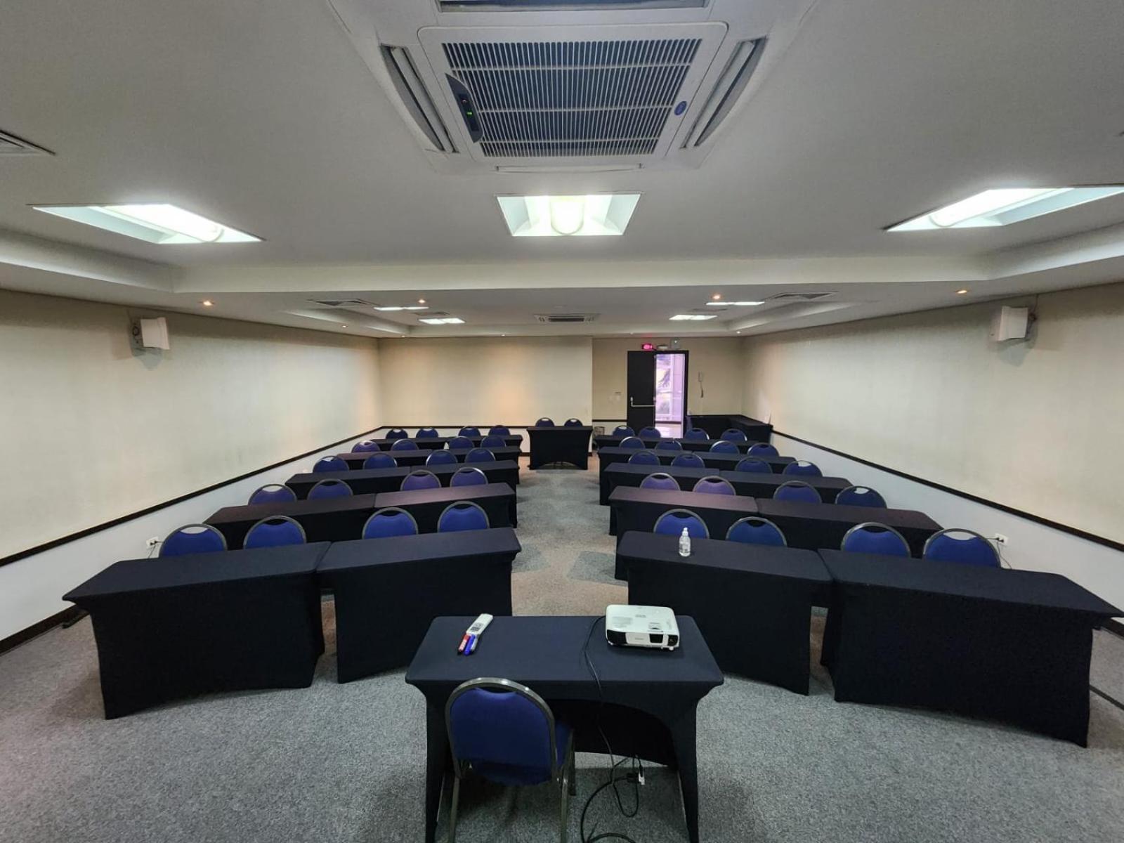 Comfort Suites Лондріна Екстер'єр фото